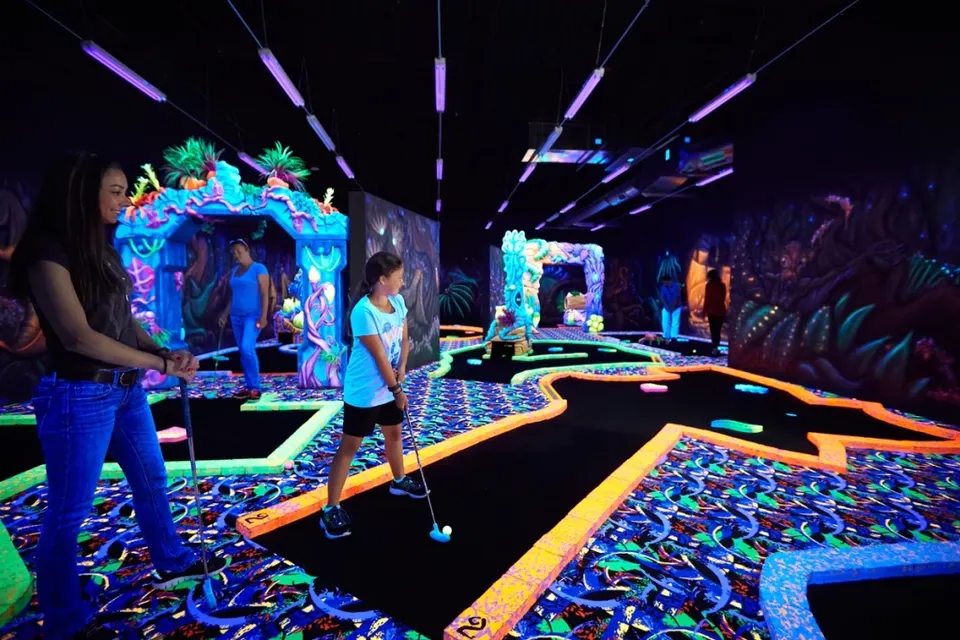 Arcade floor